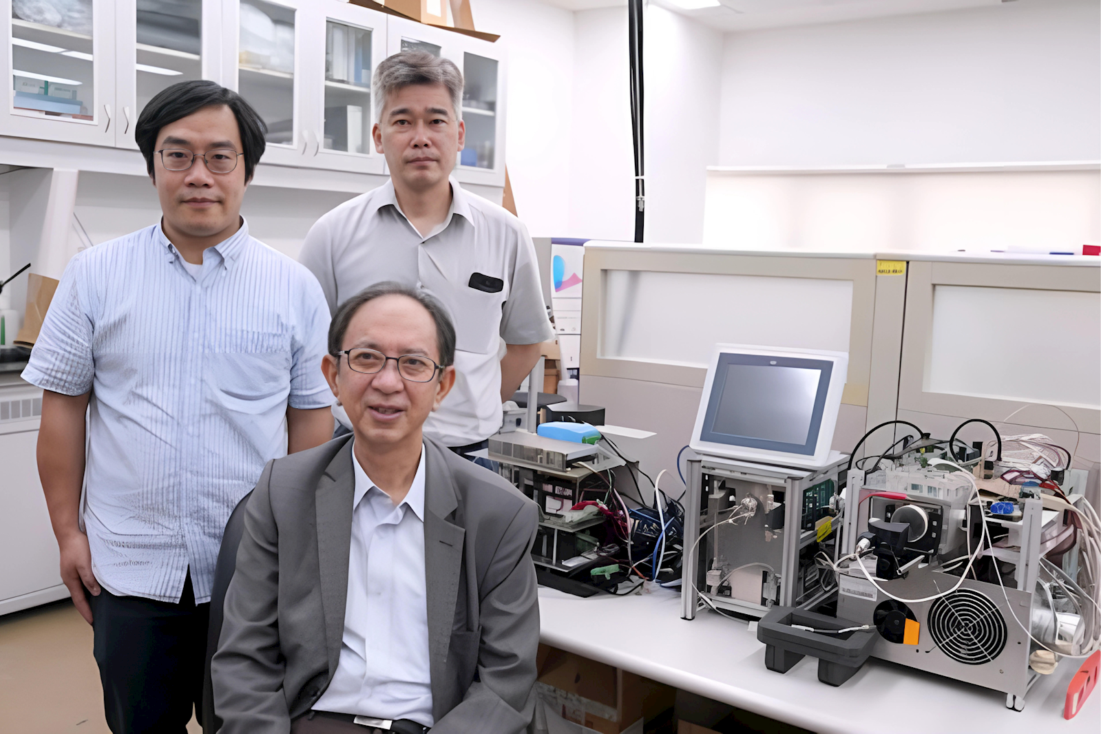 陳仲瑄院士創辦國內第一個製造商業質譜儀的新創公司。圖片來源：中研院