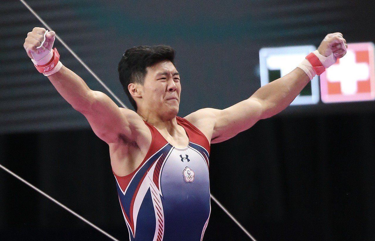 唐嘉鴻比賽側拍